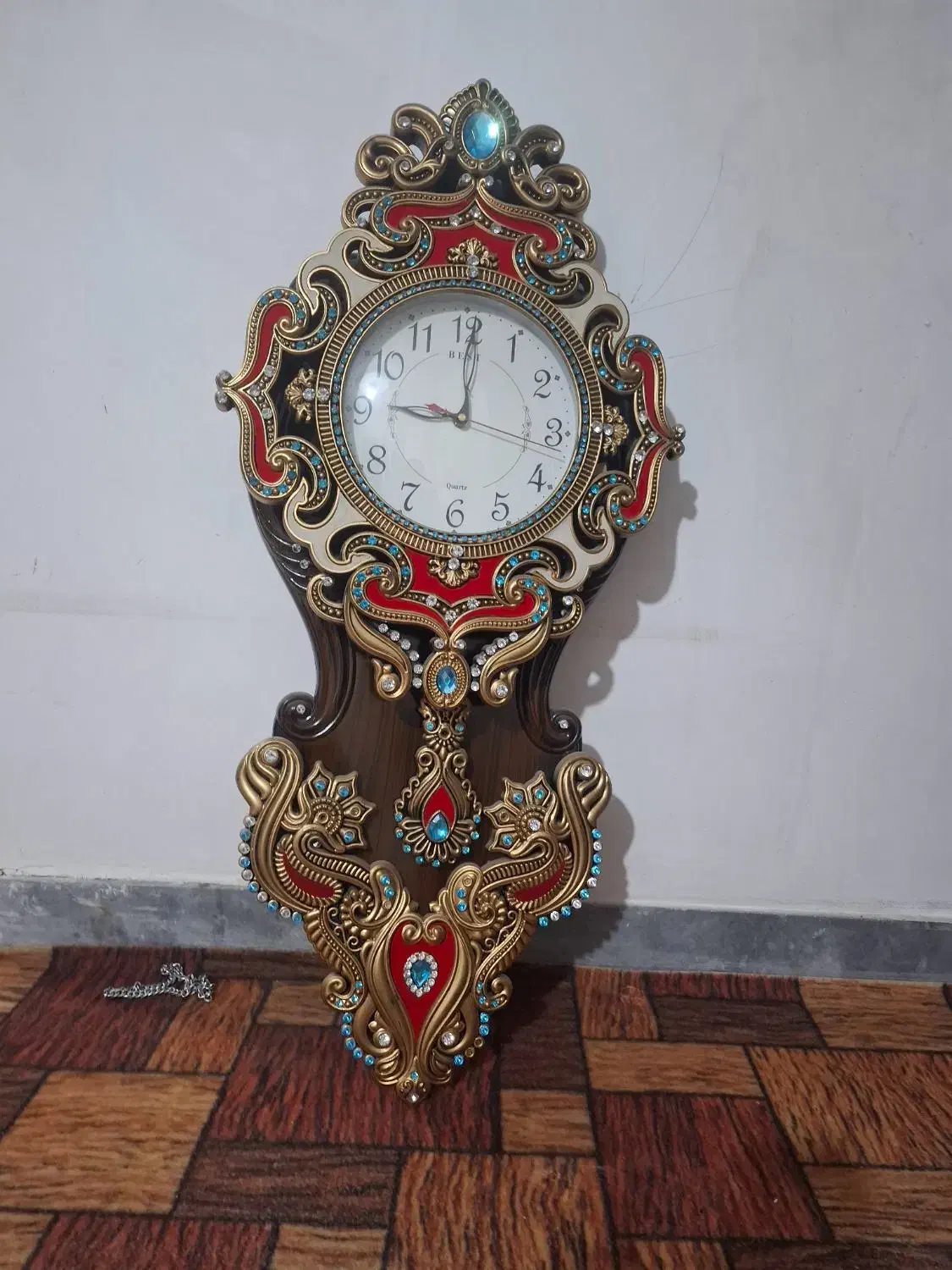 ساعت قهوه ای کاملآ سالم|ساعت دیواری و تزئینی|مهاجران, |دیوار