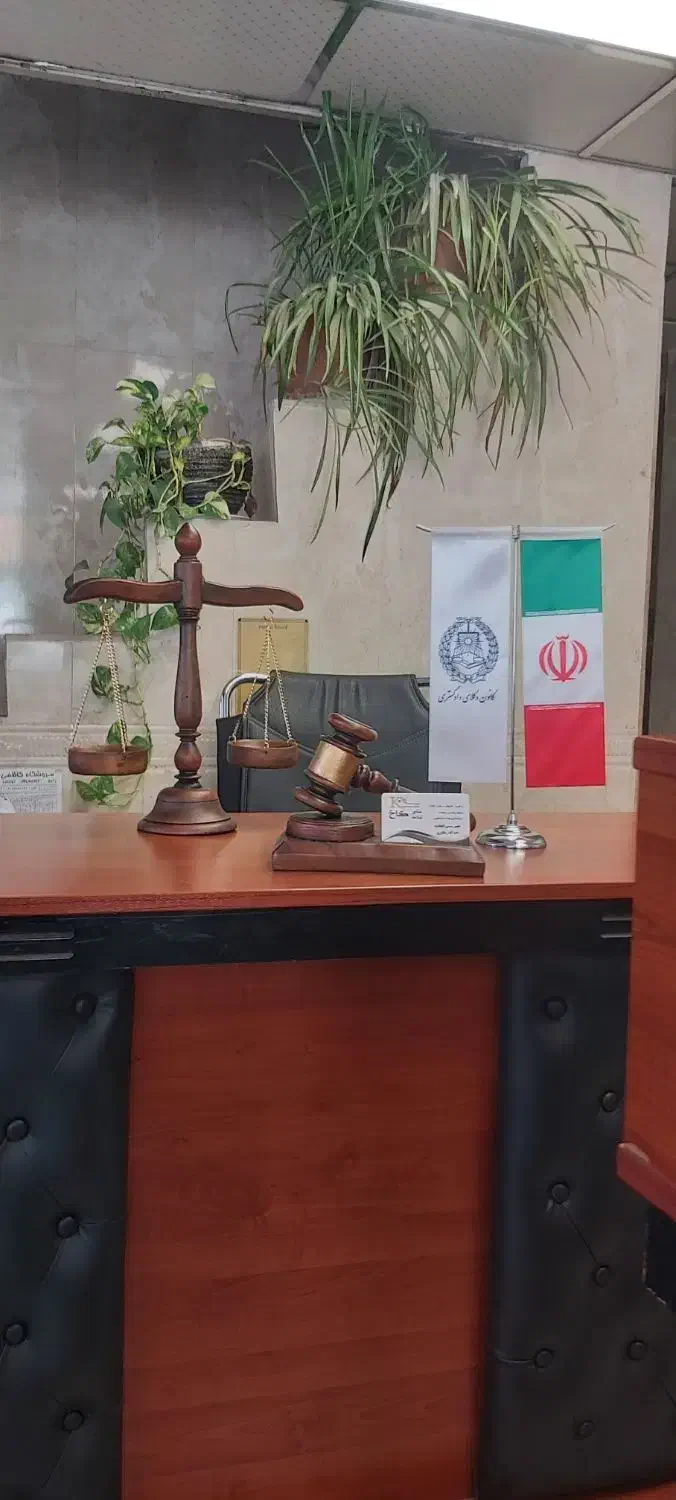 مجسمه دکوری چکش و ترازو عدالت وکیل و قاضی|مجسمه، تندیس، ماکت|تهران, بلوار کشاورز|دیوار