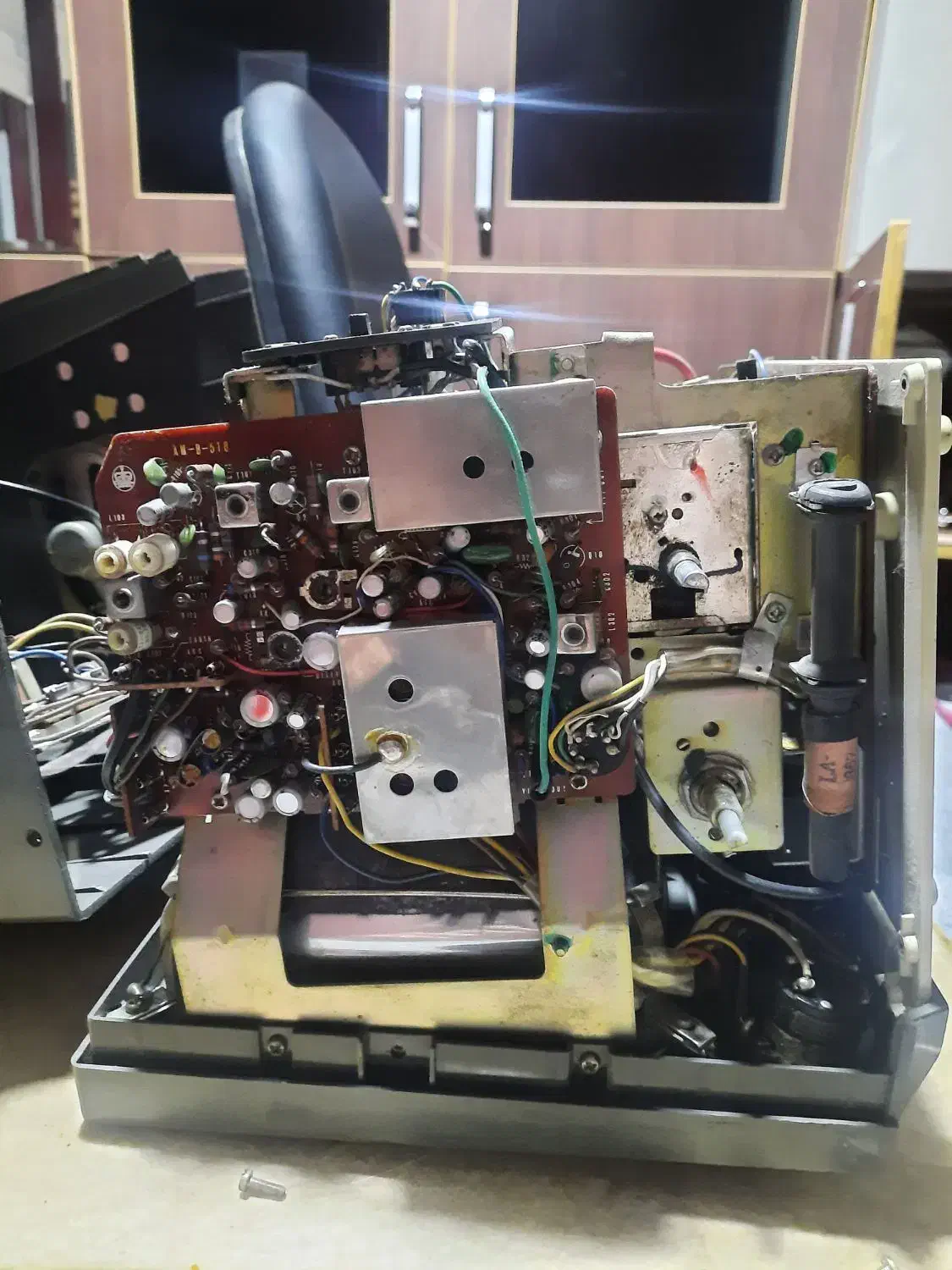 تلویزیون ۹ اینچ کرون|تلویزیون و پروژکتور|تهران, تسلیحات|دیوار