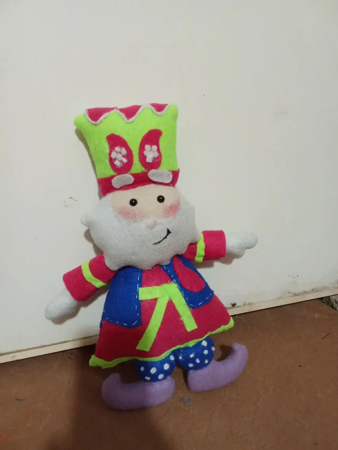 عروسک|اسباببازی|شیروان (خراسان), |دیوار