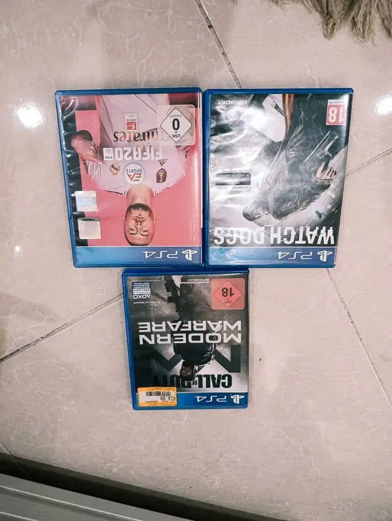 پلی استیشن 4 اصلی سفارش از اروپا فروخته میشود|کنسول، بازی ویدئویی و آنلاین|بندرعباس, |دیوار