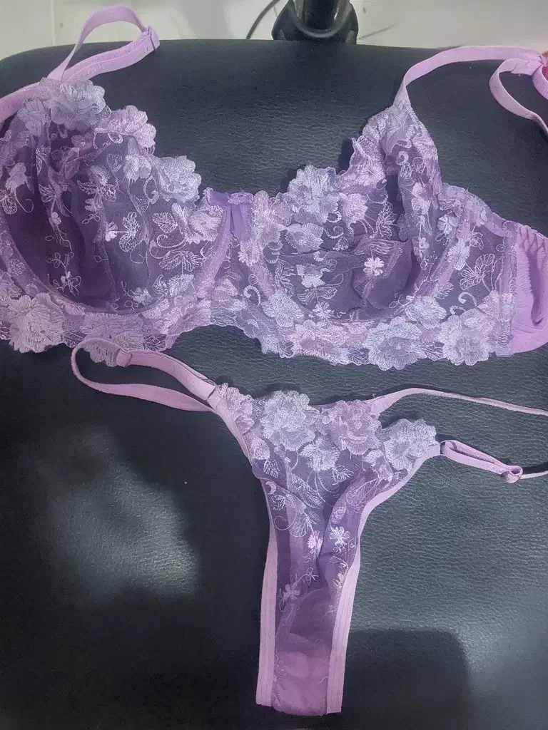 ست لباس زیر زنانه|لباس|رشت, منظریه|دیوار