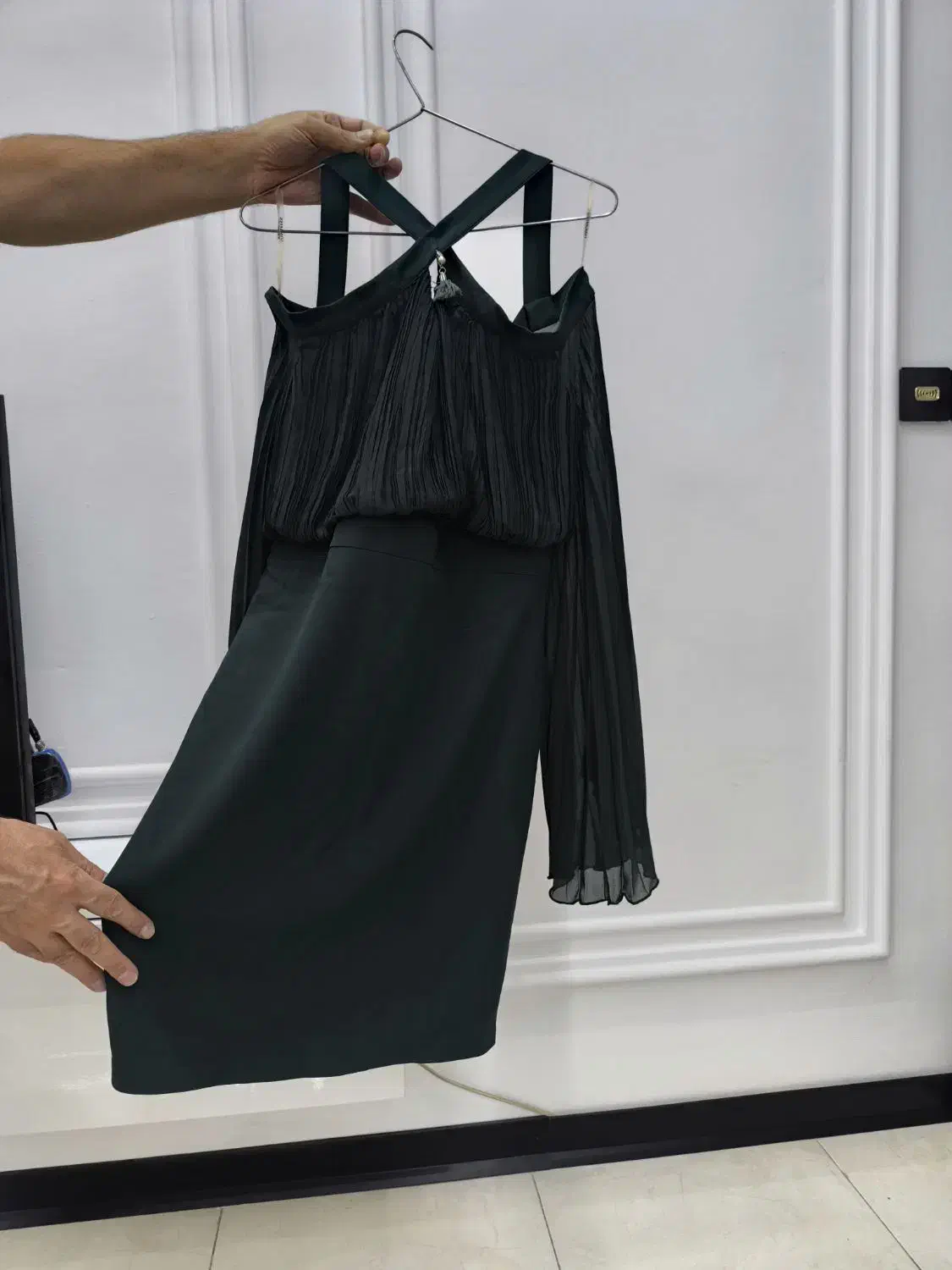 پیراهن مجلسی نو|لباس|اندیشه, اندیشه فاز ۱|دیوار