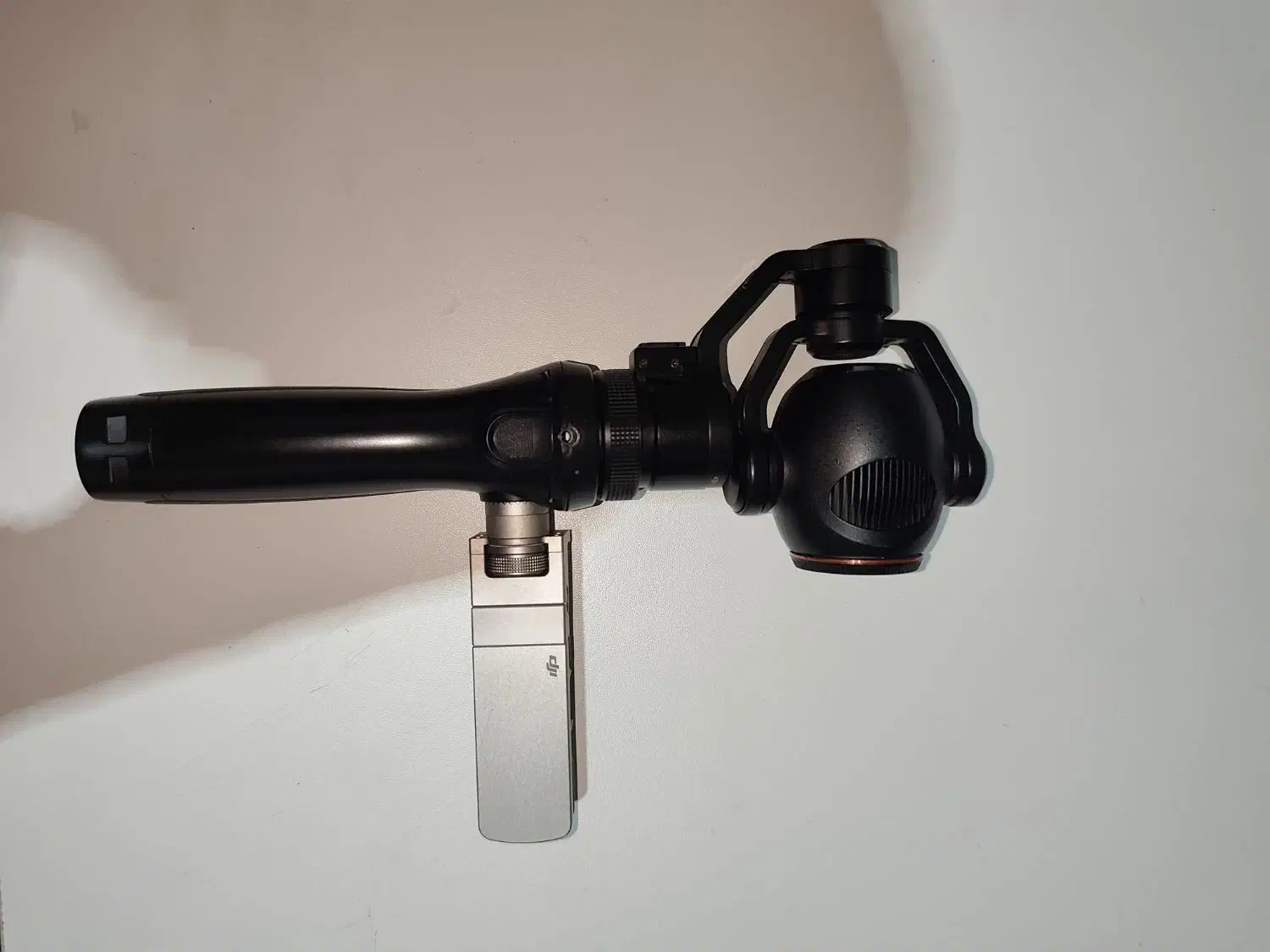 DJI|دوربین عکاسی و فیلم‌برداری|ربط, |دیوار