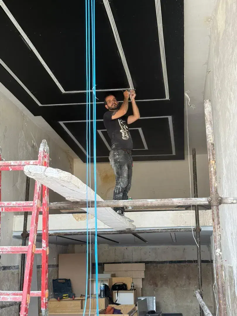 دوربین مداربسته . برق کاری .لاینر نوری|خدمات پیشه و مهارت|ورامین, ورامین|دیوار