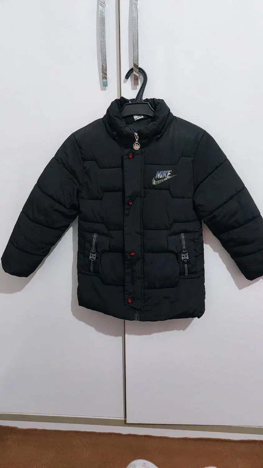 کاپشن پسرانه سایز هشت و نه سال کاملا سالم|کفش و لباس بچه|میانه, |دیوار