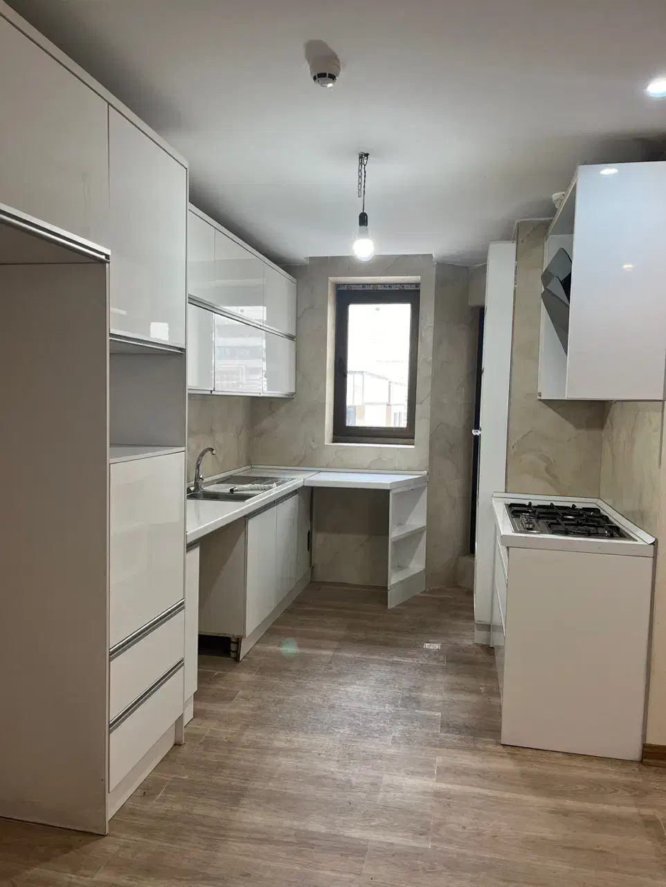 واحد ۱۱۲متر غرق نور پلان فرانسوی شهرک خرازی|اجارهٔ آپارتمان|تهران, دریاچه شهدای خلیج فارس|دیوار