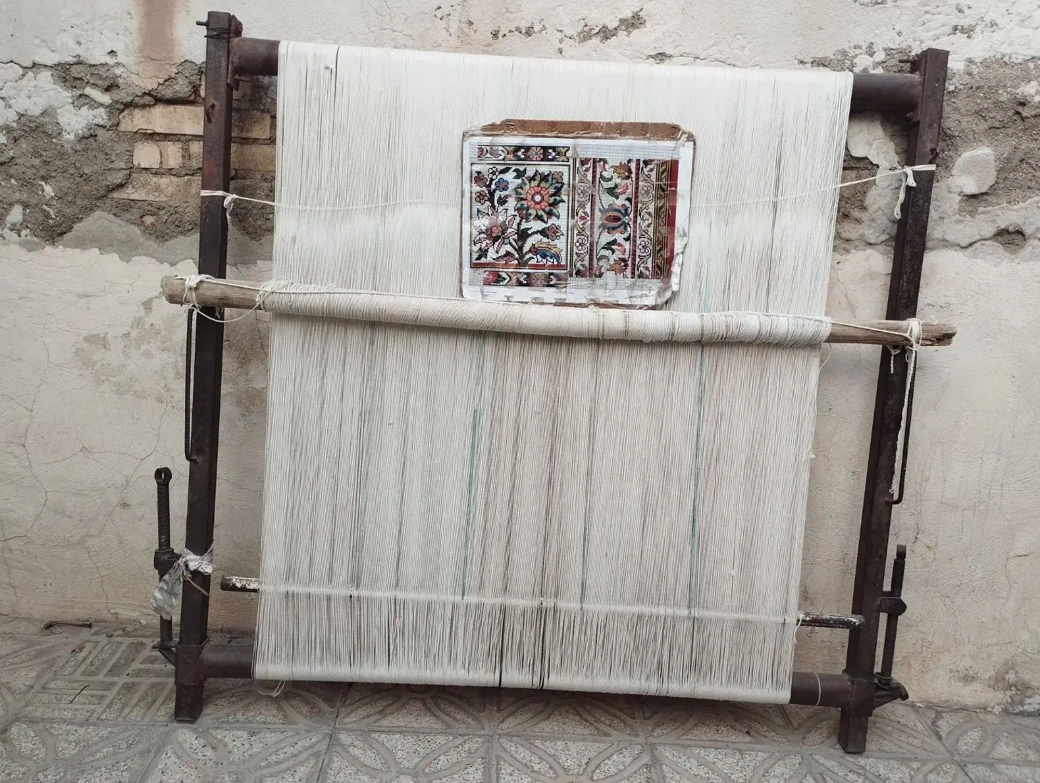 قالی دست بافت  با دستگاه|فرش|لنجان, |دیوار