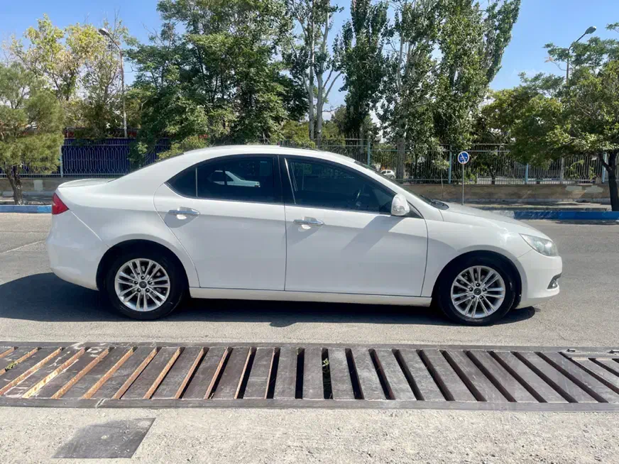 جک j5 در حد|خودرو سواری و وانت|تبریز, |دیوار