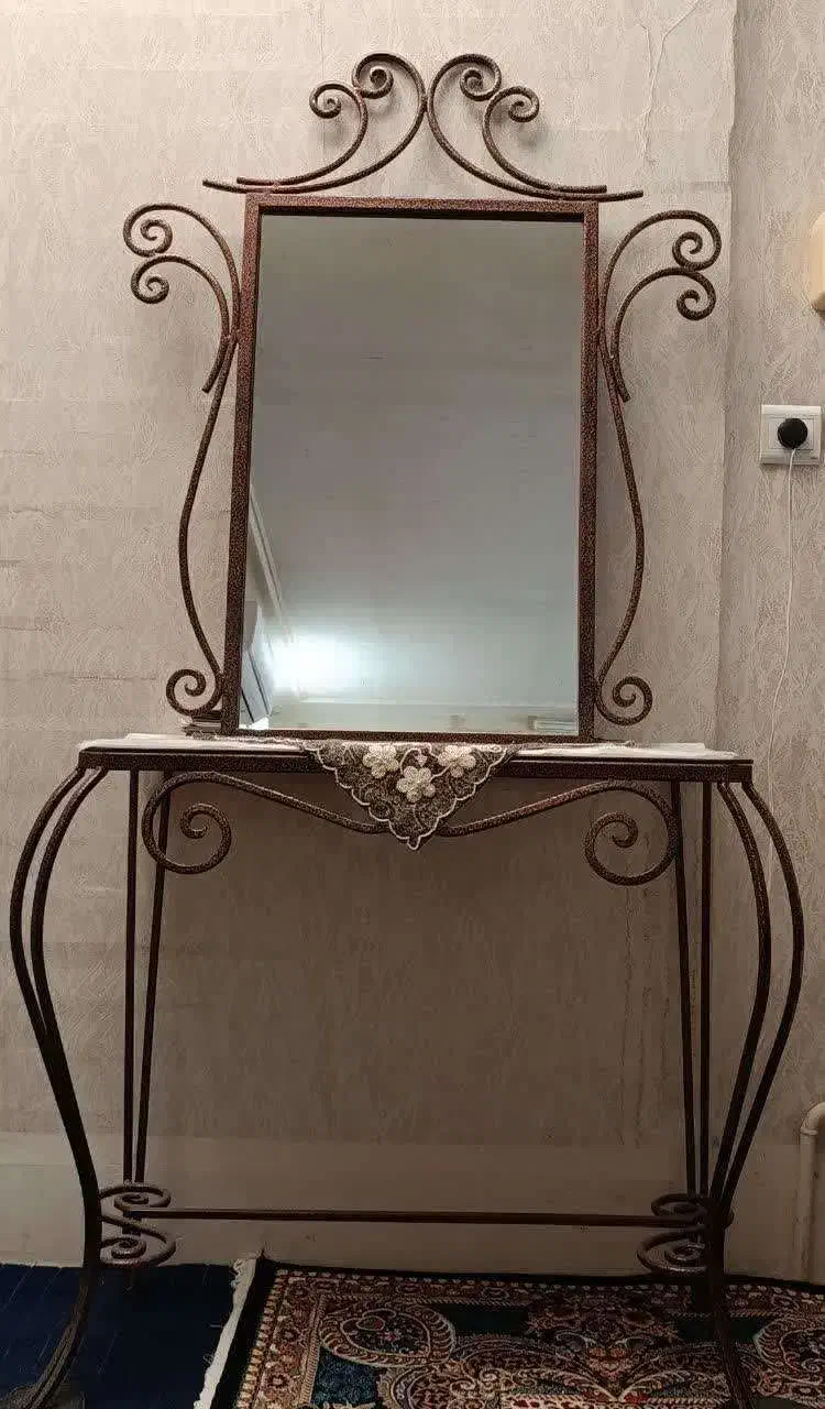 آینه|آینه|قم, باسکول|دیوار