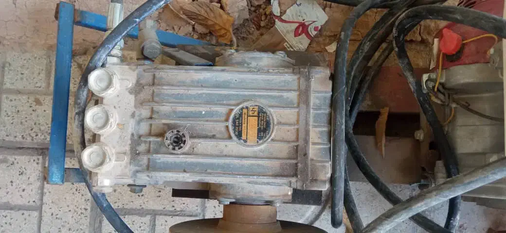 پمپ 200 بار ایتالیایی موتور بنزینی|ماشینآلات صنعتی|شیراز, دارالرحمه|دیوار