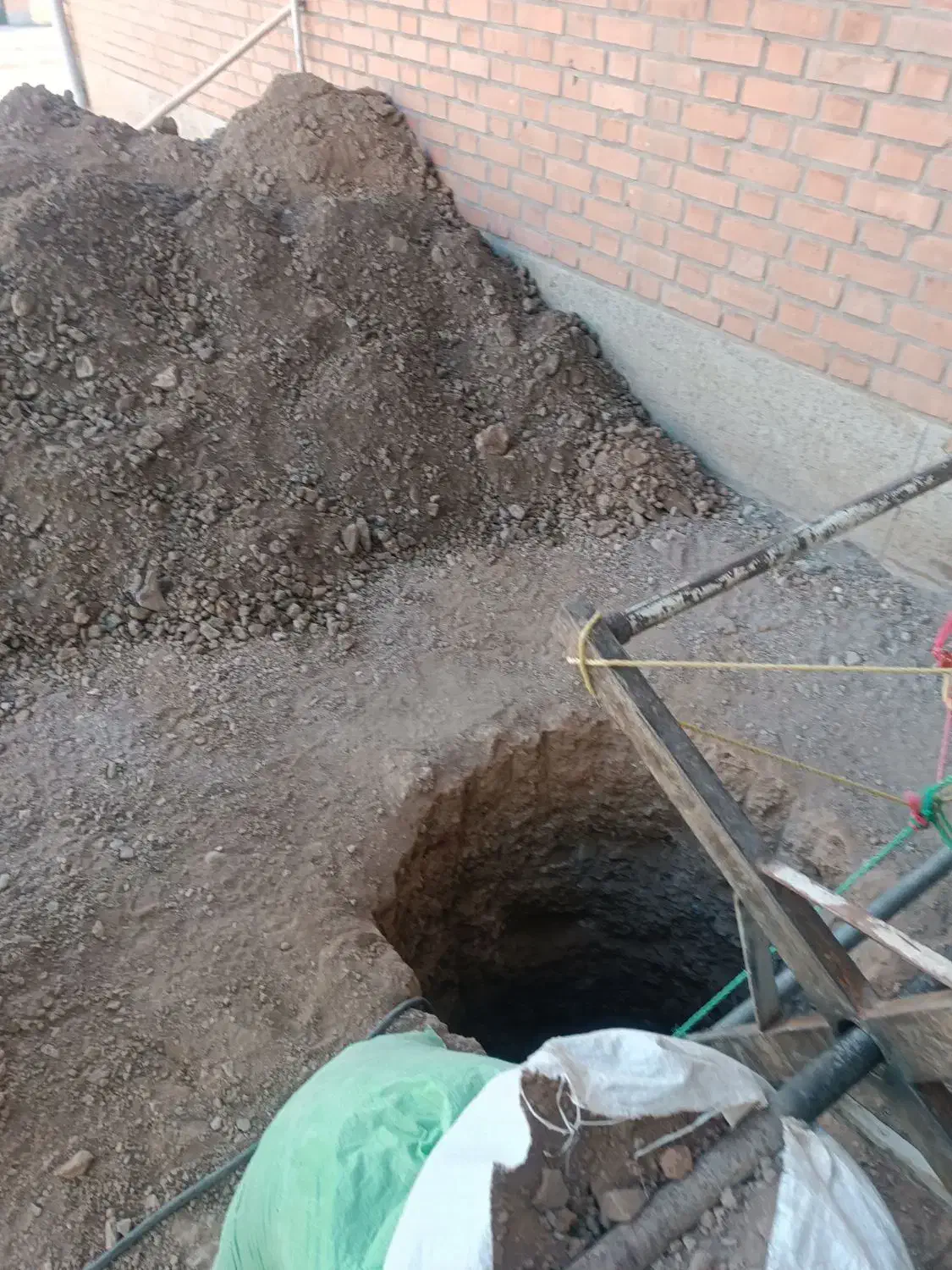 حفرچاه چاه کن  لایروبی چاه کنده کاری لوله کشی|خدمات پیشه و مهارت|زنجان, |دیوار