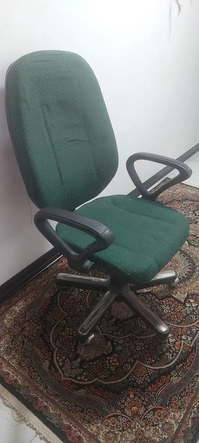 صندلی گردان|صندلی و نیمکت|اراک, |دیوار