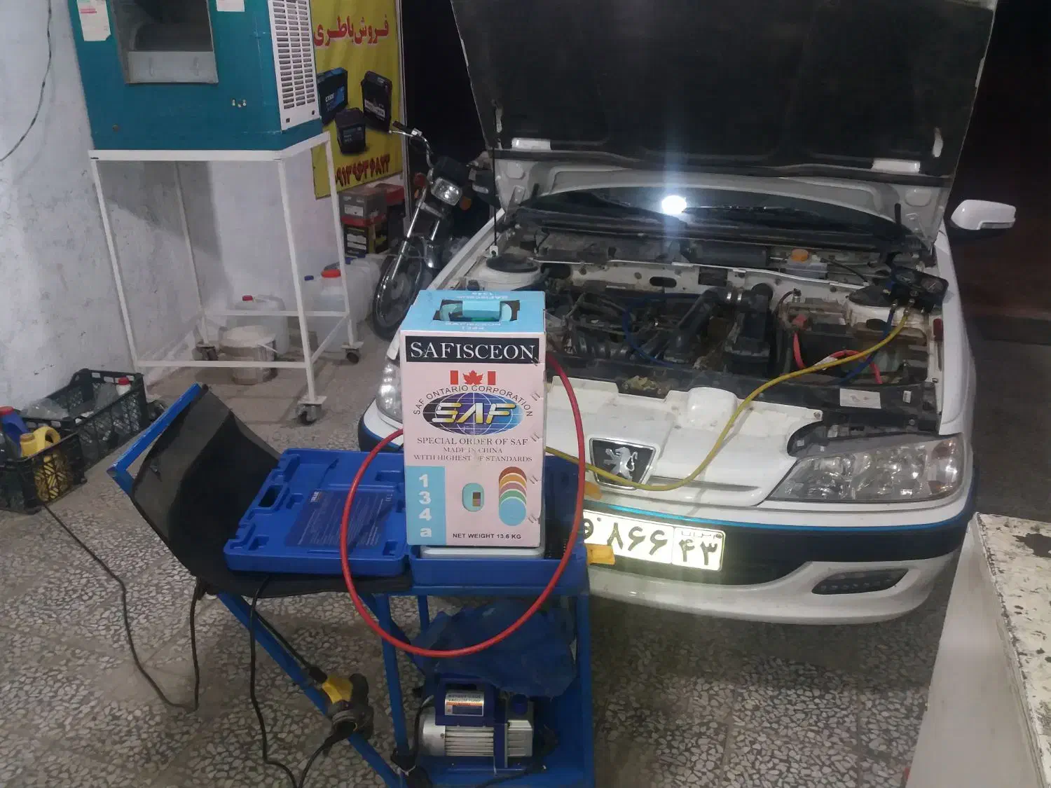 برق خودرو ( باطریسازی و باطری فروشی سیار )|خدمات موتور و ماشین|کاشان, حسن آباد|دیوار