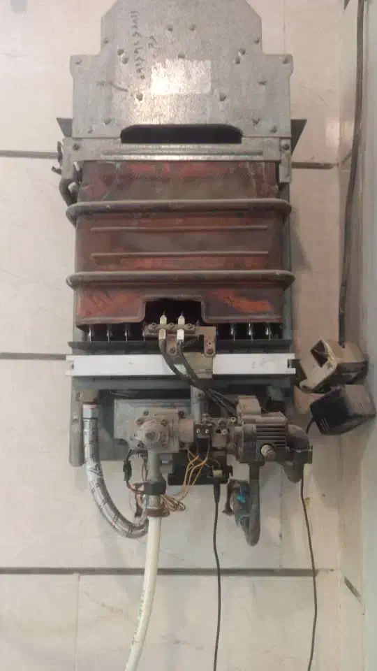 تعمیرکار آبگرمکن گازی نصب آبگرمکن سرویس تعمیرات|خدمات پیشه و مهارت|آبادان, |دیوار