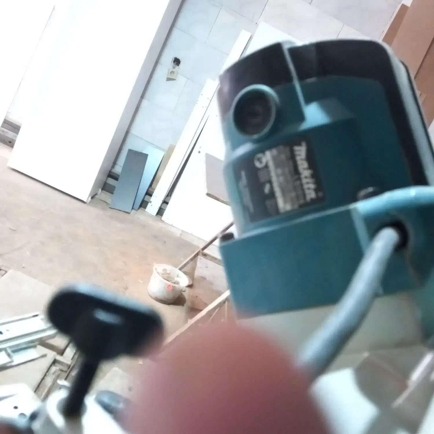 فارسی بر ماکیتا|ابزارآلات|کرج, حسین آباد (اکبر آباد)|دیوار