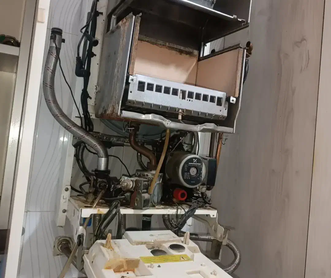 تعمیر و نصب انواع پکیج و آبگرمکن دیواری|خدمات پیشه و مهارت|بومهن, |دیوار