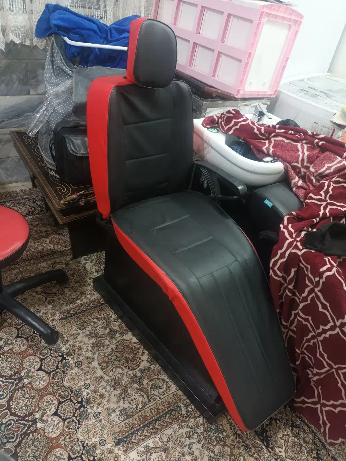 صندلی|آرایشگاه و سالنهای زیبایی|قم, تولید دارو و یخچال|دیوار