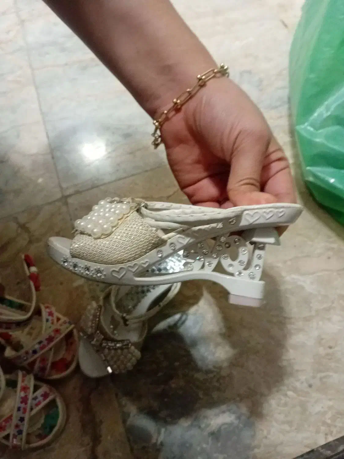 صندل بچگانه|کفش و لباس بچه|بندر امام خمینی, |دیوار