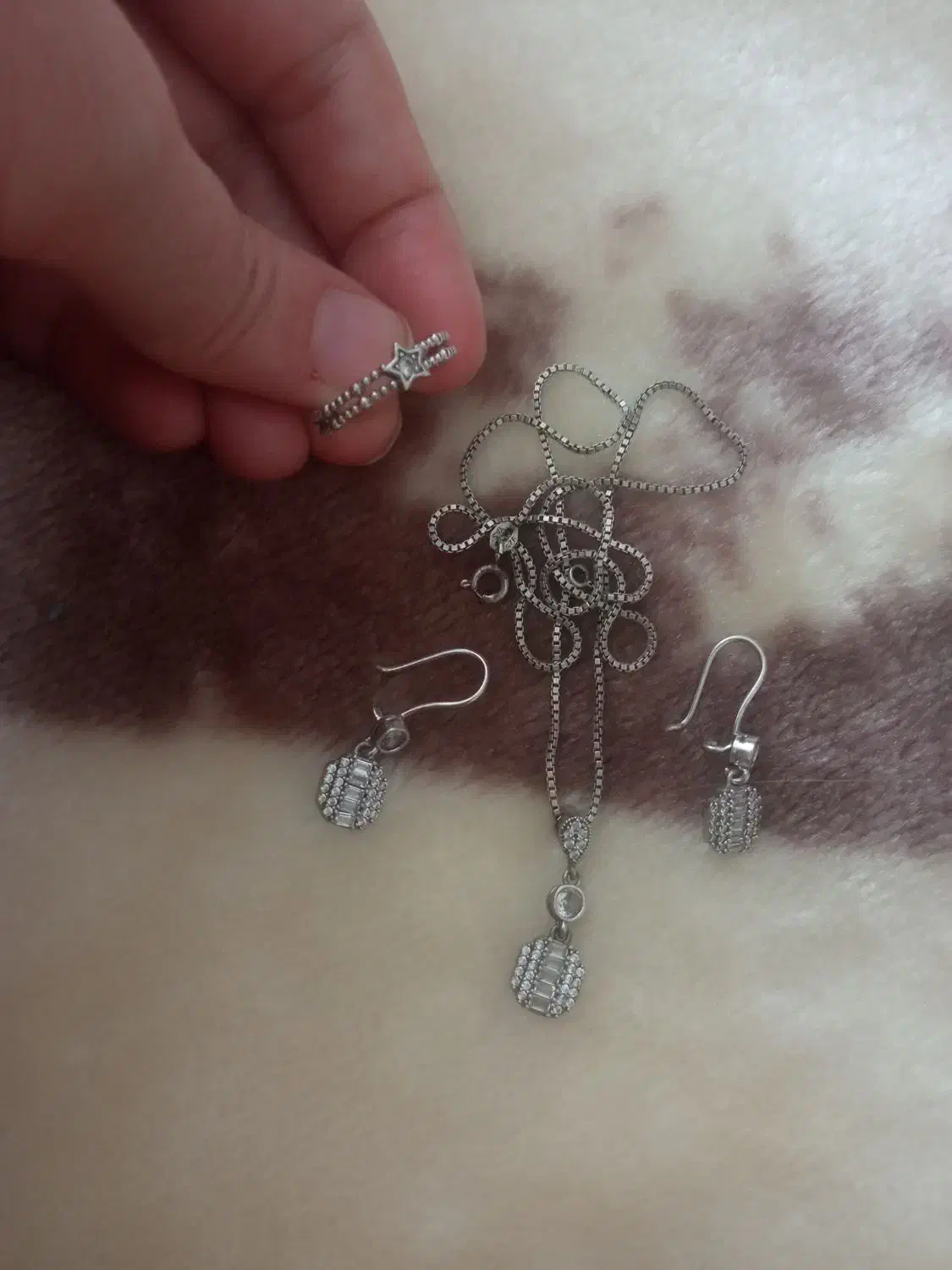 سرویس نقره|جواهرات|مشهد, کشف|دیوار