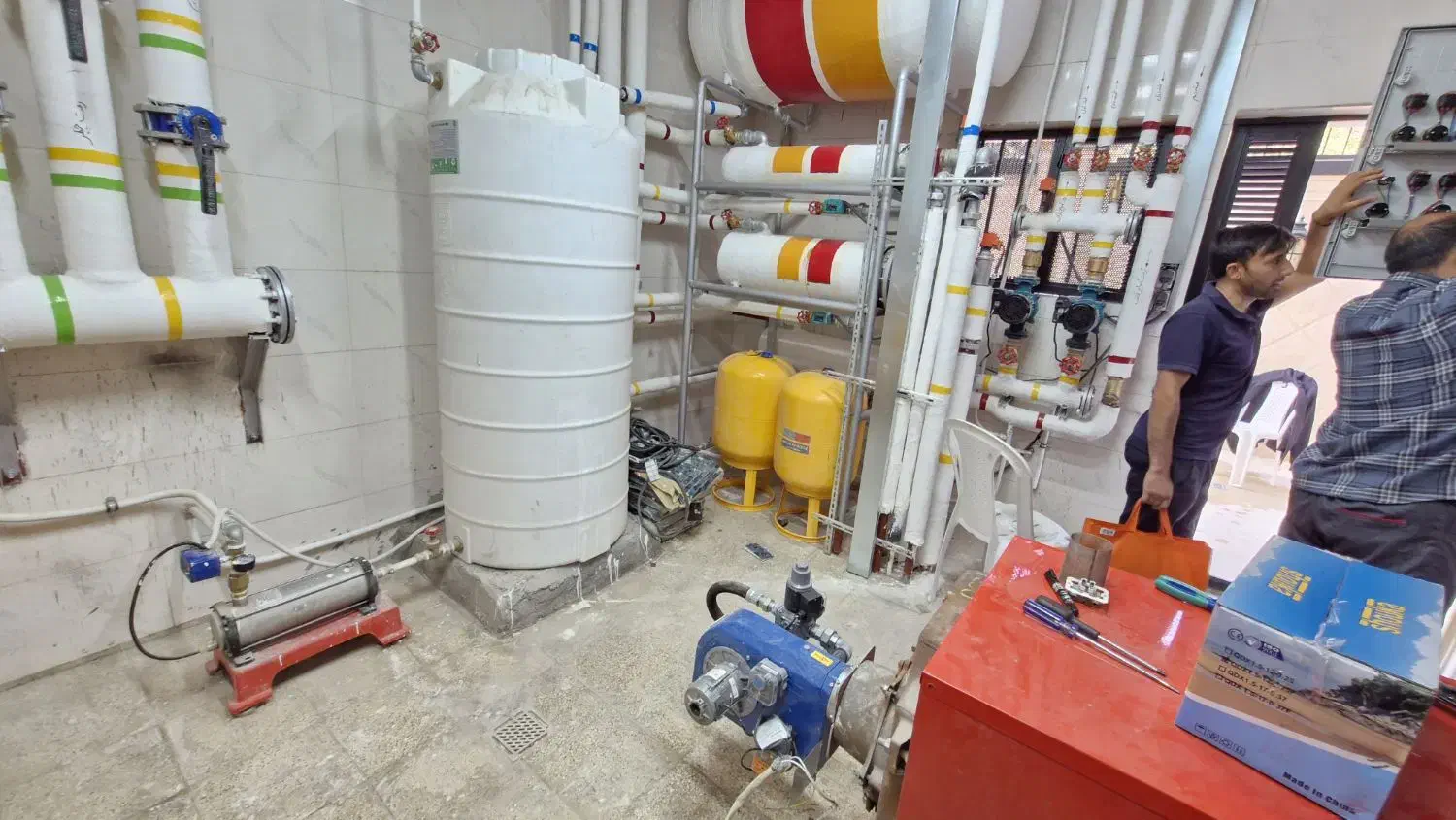 استخدام لولهکش، جوشکار ، آهنگر و شاگرد|استخدام معماری، عمران و ساختمانی|تهران, فلسطین (میدان انقلاب)|دیوار