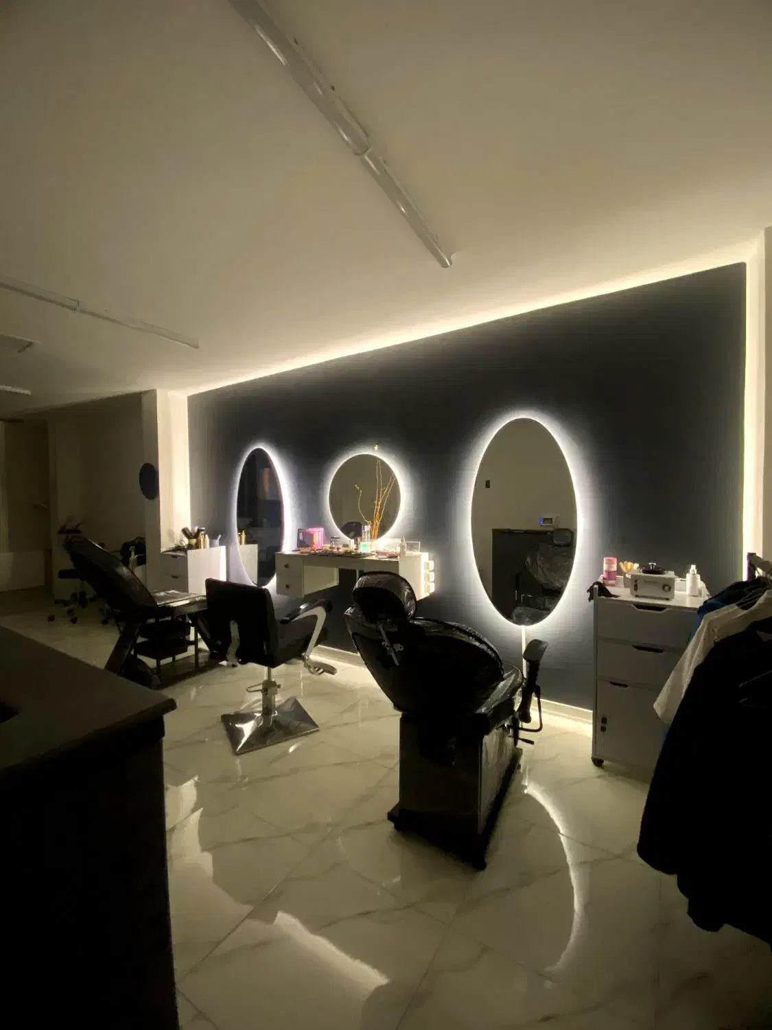 فروش تجهیزات سالن زیبایی|آرایشگاه و سالن‌های زیبایی|شاهین‌شهر, شهرک میلاد|دیوار