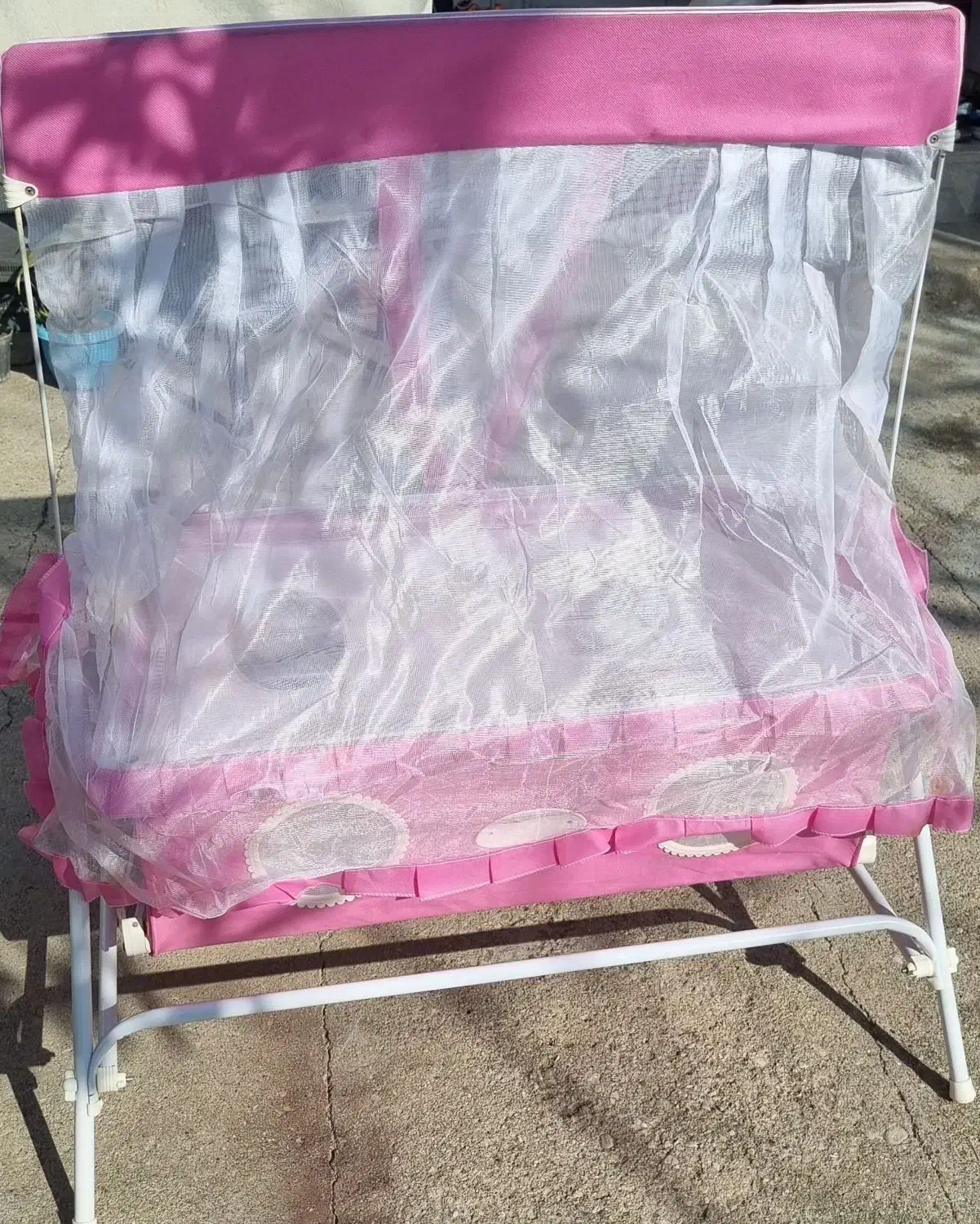 گهواره نوزاد|تخت و صندلی بچه|گالیکش, |دیوار