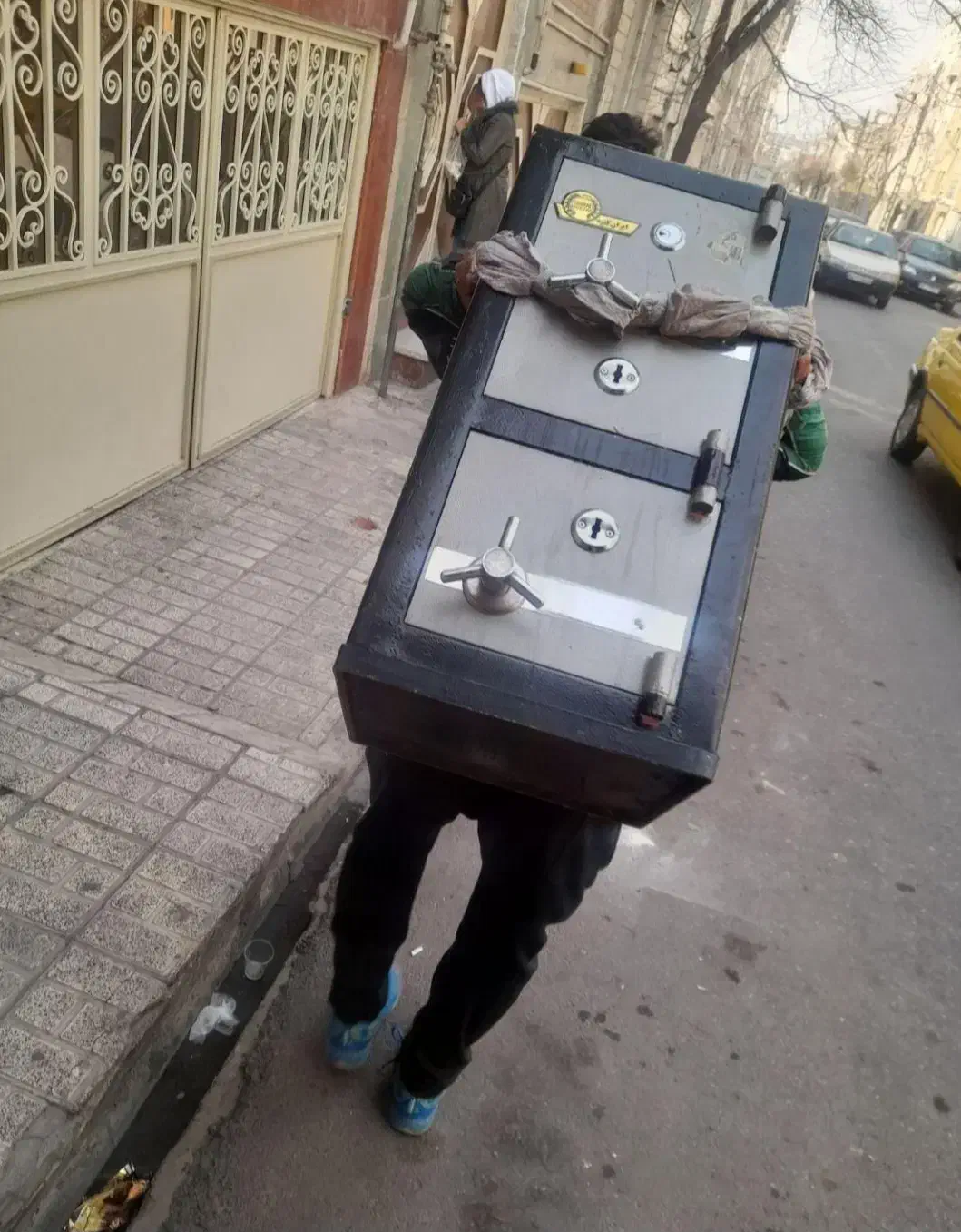 اتوبار شرق/دفتر اسباب‌کشی تضمینی پوشش سراسر شیراز|خدمات حمل و نقل|شیراز, پودنک|دیوار