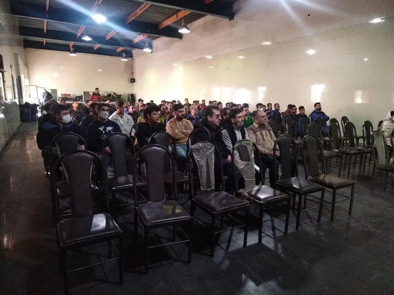 نیرو آقا با خوابگاه رایگان در سمنان|استخدام صنعتی، فنی، مهندسی|تربت‌حیدریه, کلاته توکلی|دیوار