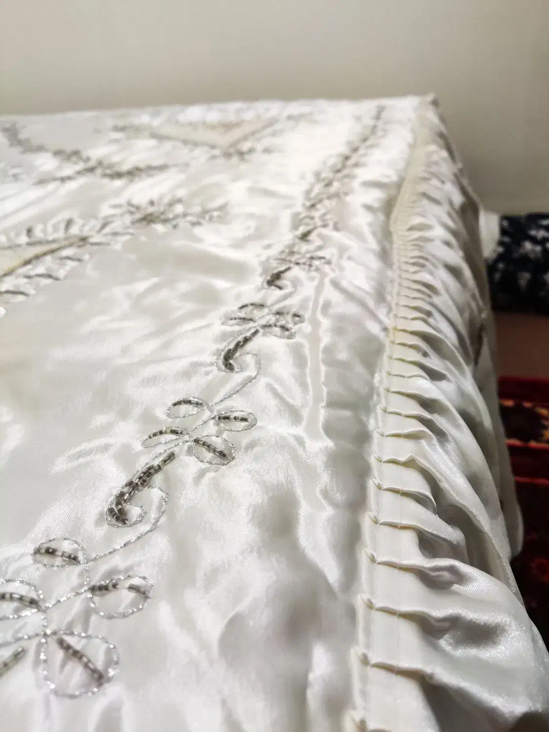 روتختی سنگ کاری شده نو و استفاده نشده|رختخواب، بالش، پتو|همدان, |دیوار