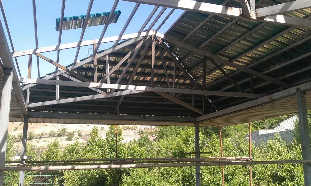 جوشکاری و نصب شیروانی وسوله|خدمات پیشه و مهارت|ملایر, |دیوار