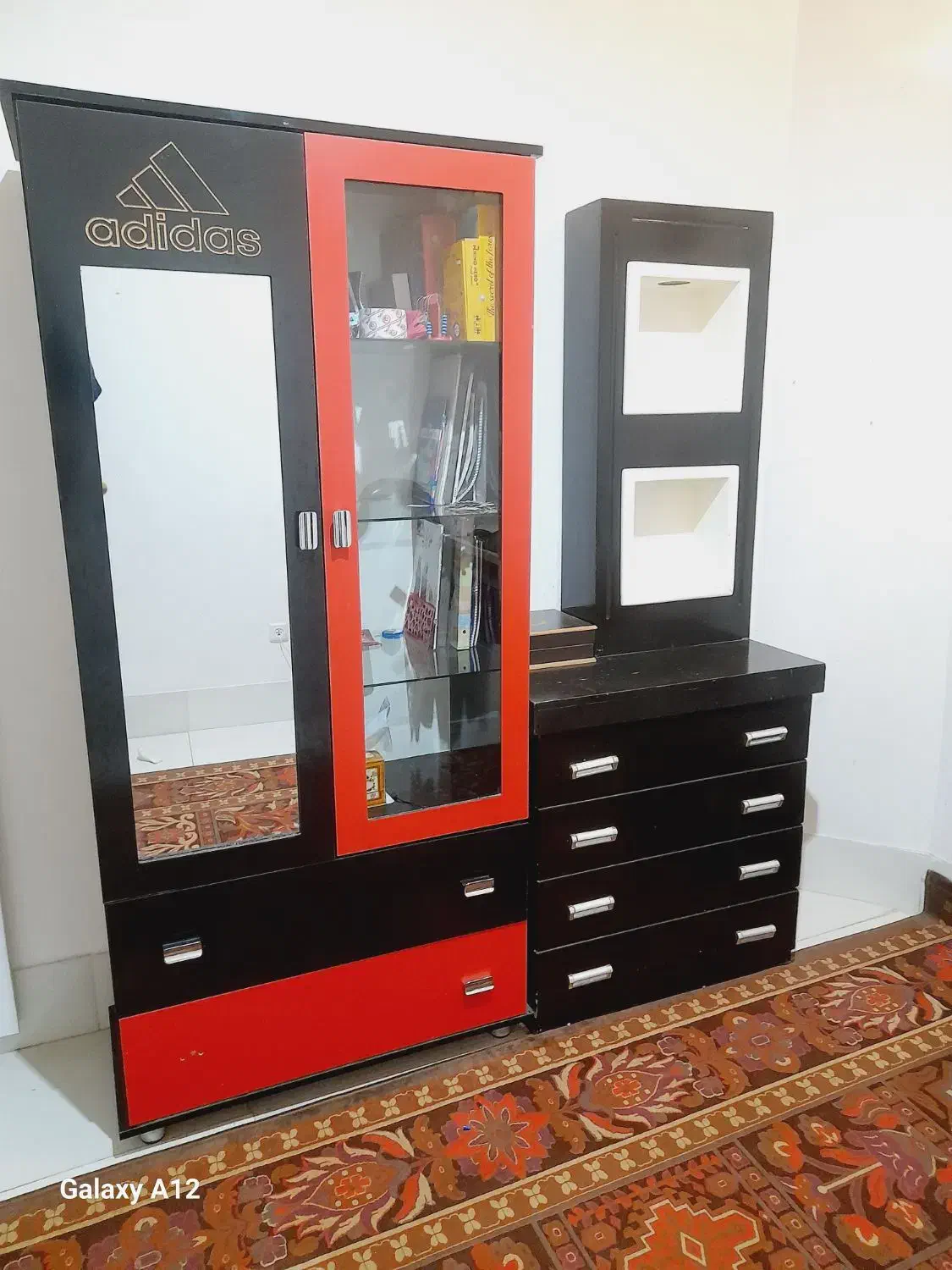 مفت مفت تخت و کمد. دراور.|تخت و سرویس خواب|نیشابور, چاه بلند|دیوار