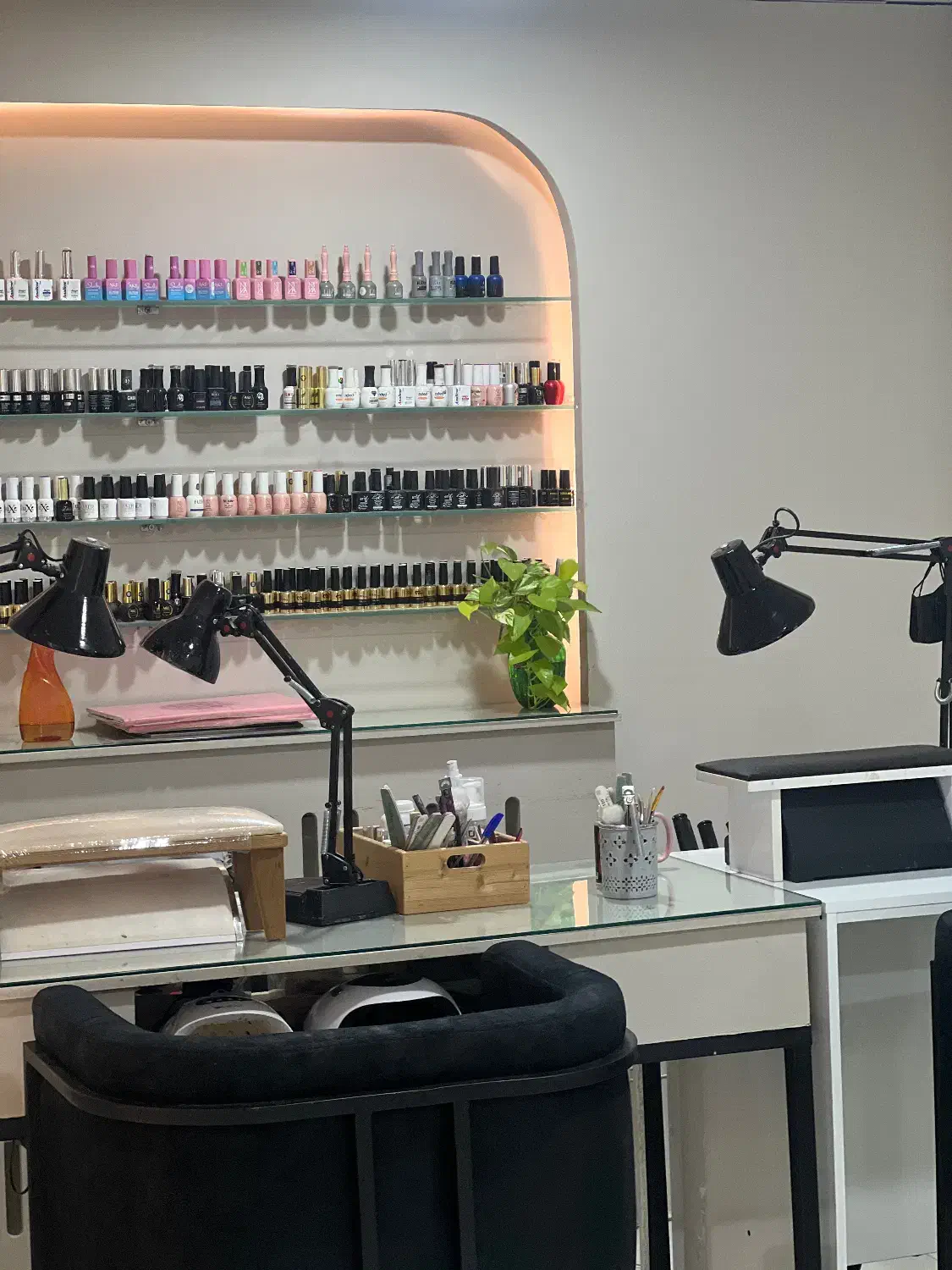 اجاره لاین مژه و ناخن|خدمات آرایشگری و زیبایی|نیشابور, دارایی|دیوار