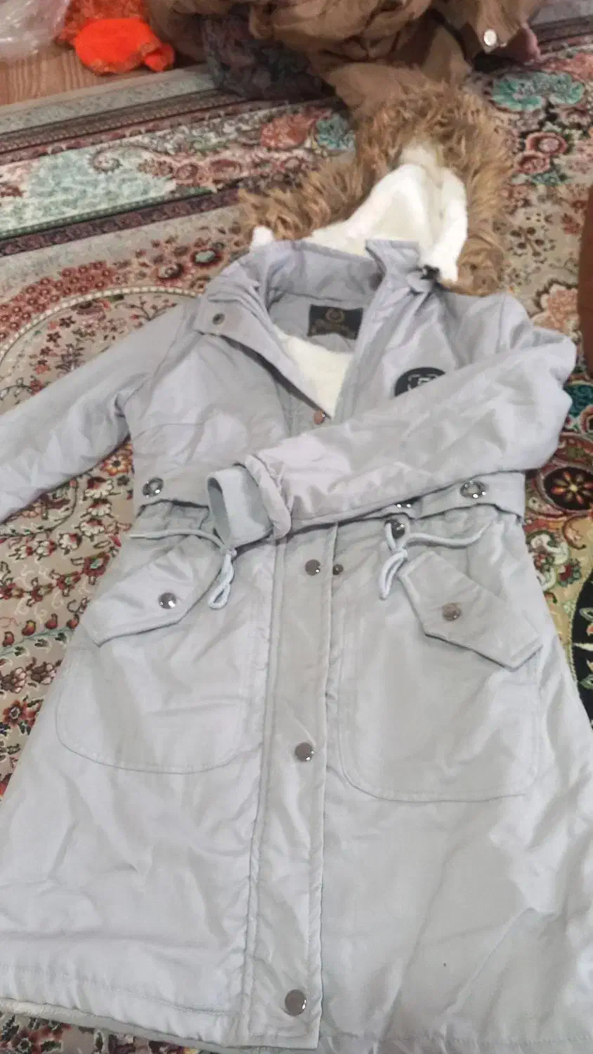 پالتوی نو|لباس|بندر ترکمن, |دیوار