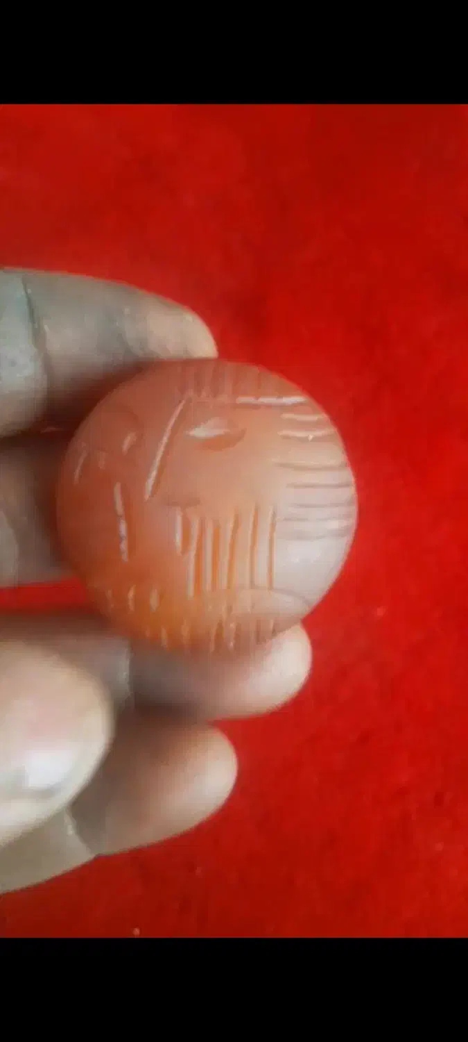 سنگ عقیق بسیار قدیمی|کلکسیون اشیاء عتیقه|اسلام‌‌آباد غرب, |دیوار