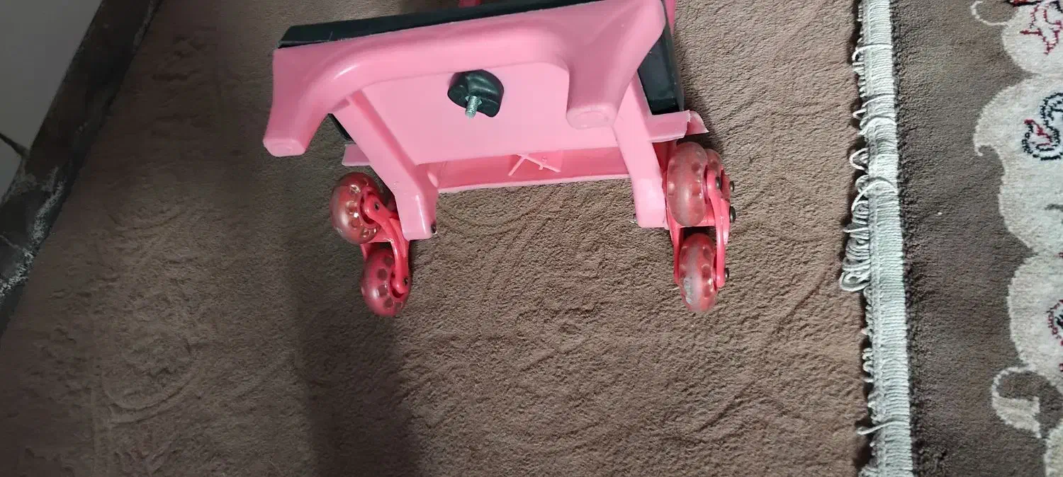 چرخ کیف|کیف، کفش، کمربند|قم, دروازه ری|دیوار