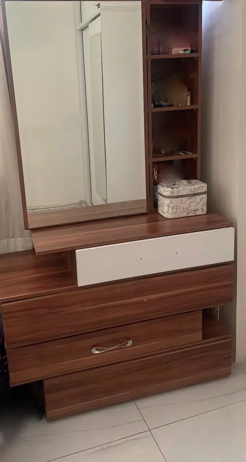 میز ارایش دو تیکه در حد نو تمیز سالم تختم هم موجود|تخت و سرویس خواب|تهران, اکباتان|دیوار