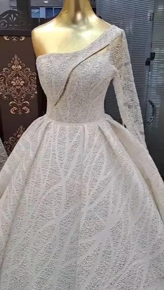 لباس عروس|لباس|اصفهان, دوطفلان|دیوار