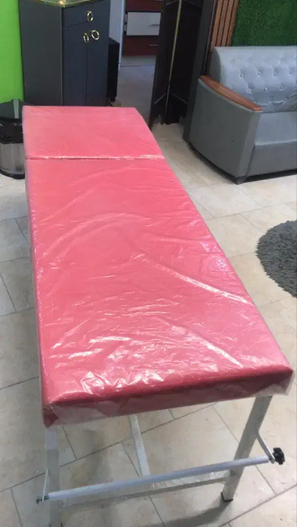 تخت مناسب کلینیک|آرایشگاه و سالنهای زیبایی|پردیس, فاز ۱۱|دیوار