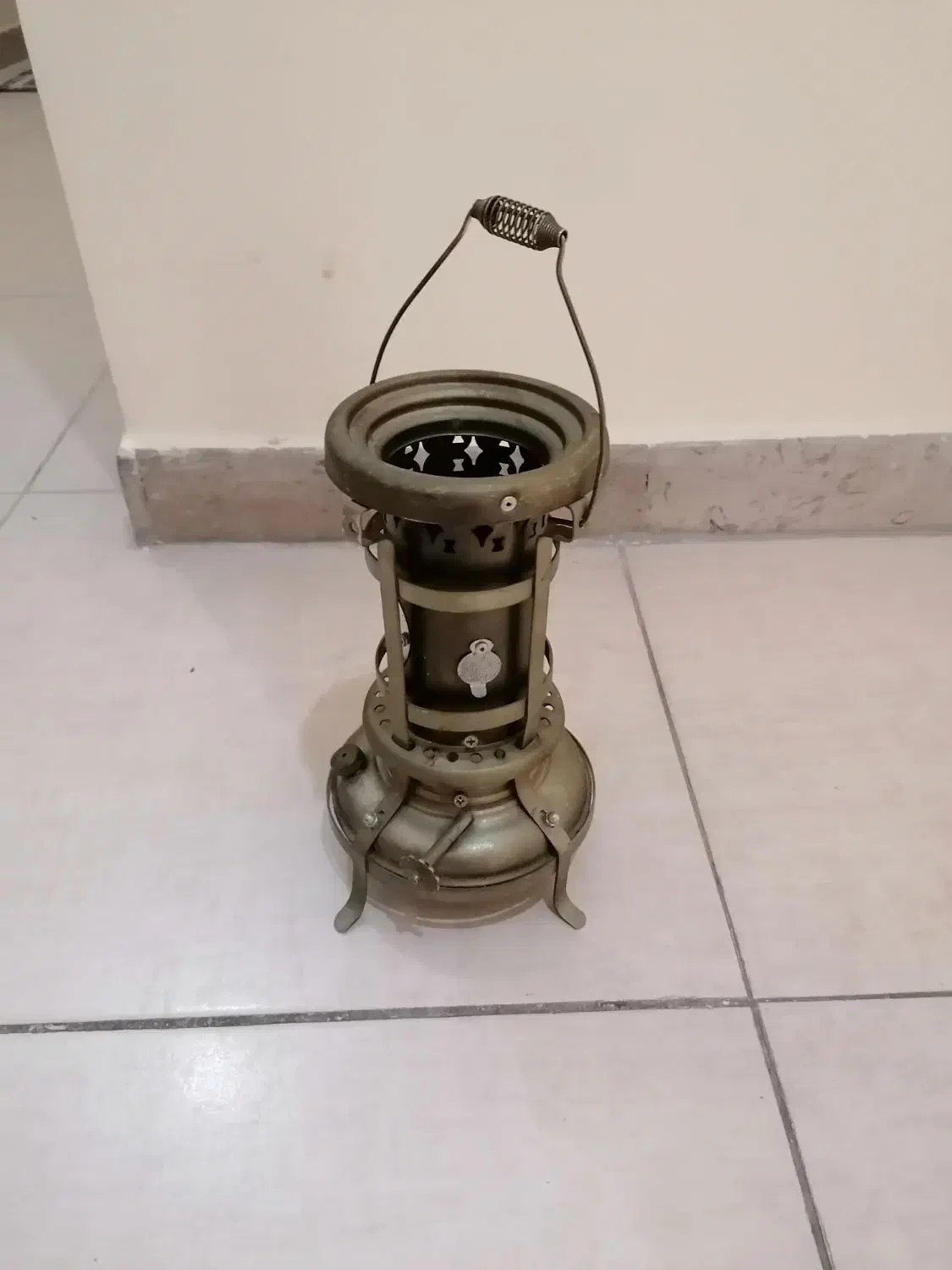 چراغ علاالدین تزئینی|کلکسیون اشیاء عتیقه|شیراز, عفیف‌آباد|دیوار