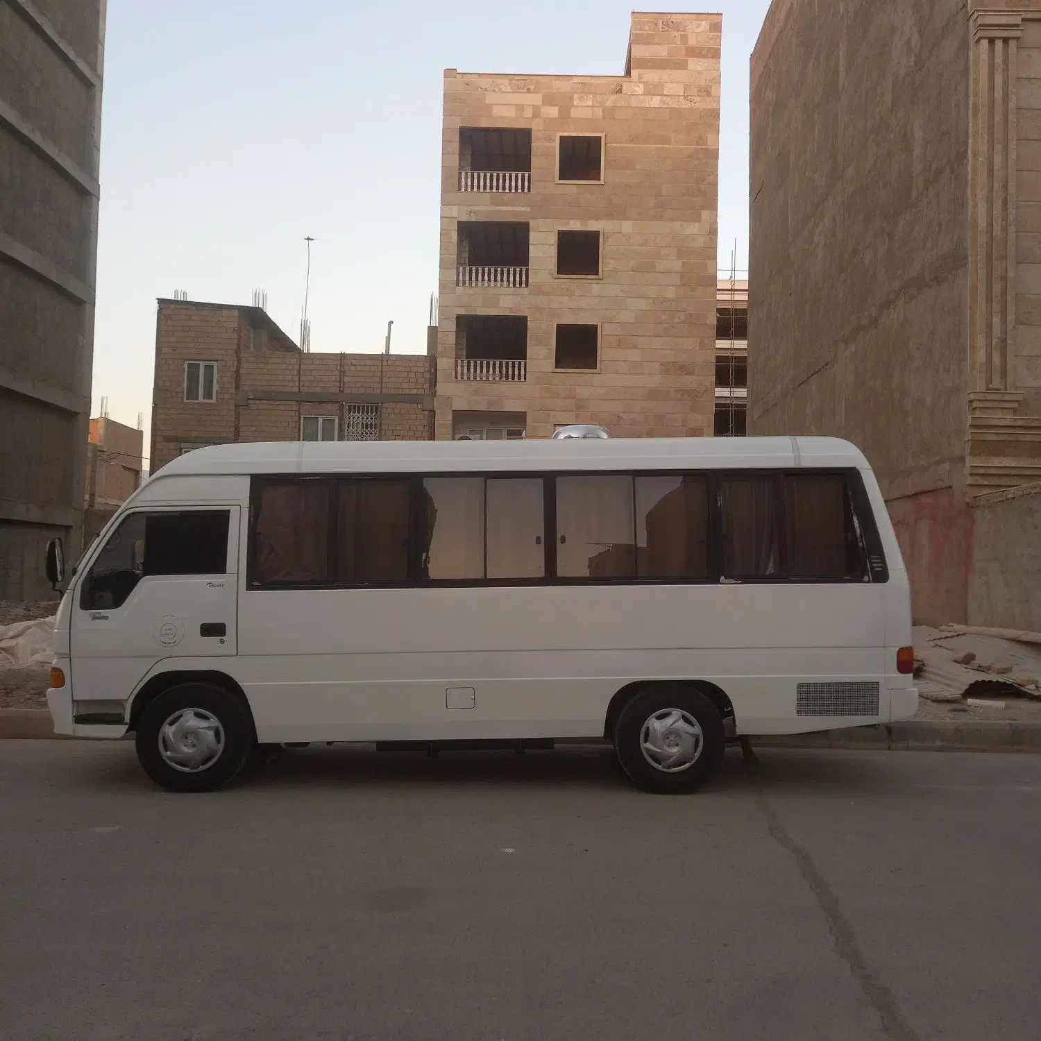 مینی بوس هیوندا اجاره سرویس دربستی شرکتها و مدارس|خدمات حمل و نقل|هشتگرد, شهرک کوثر|دیوار