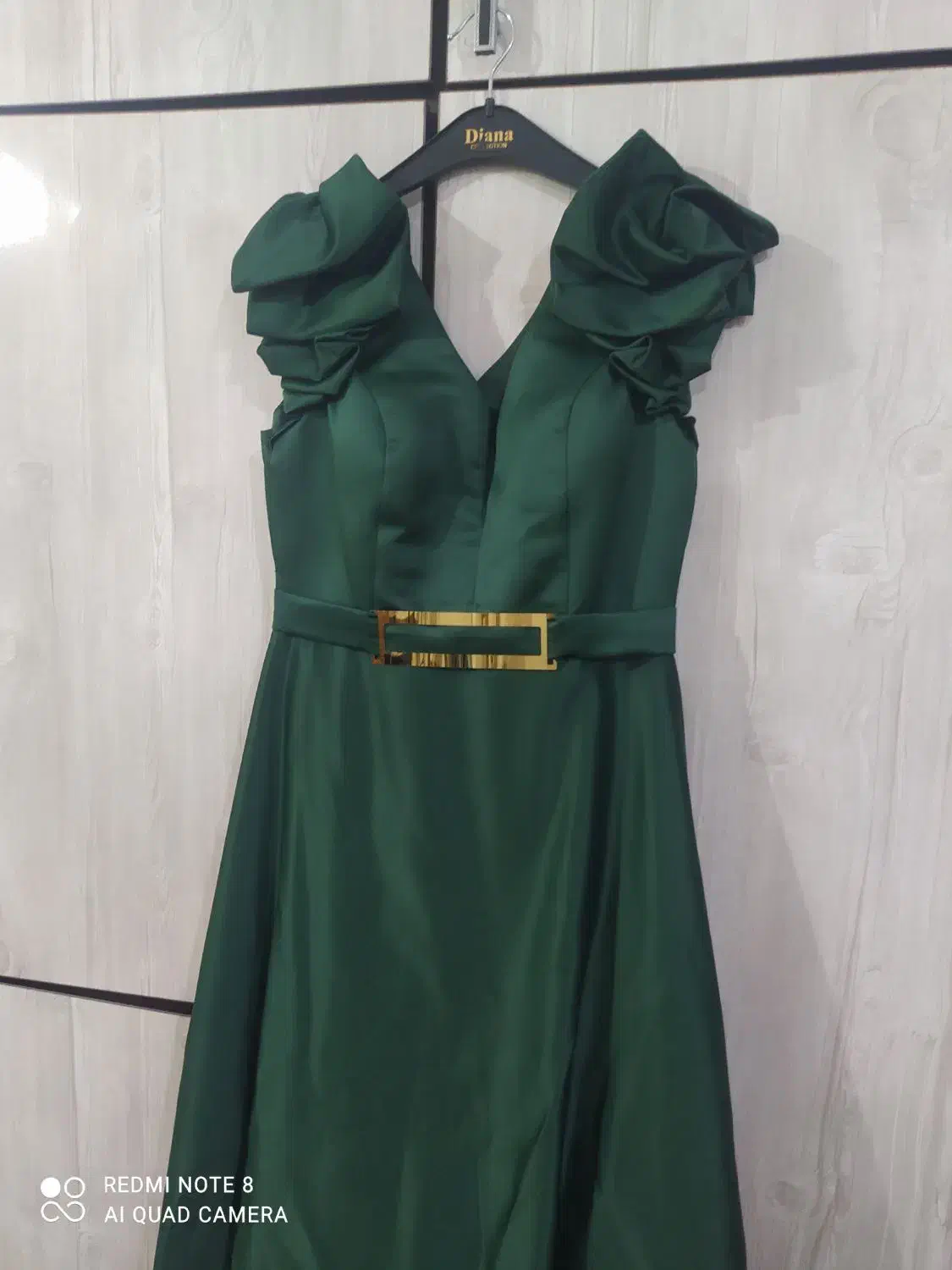 لباس مجلسی|لباس|کارون, |دیوار