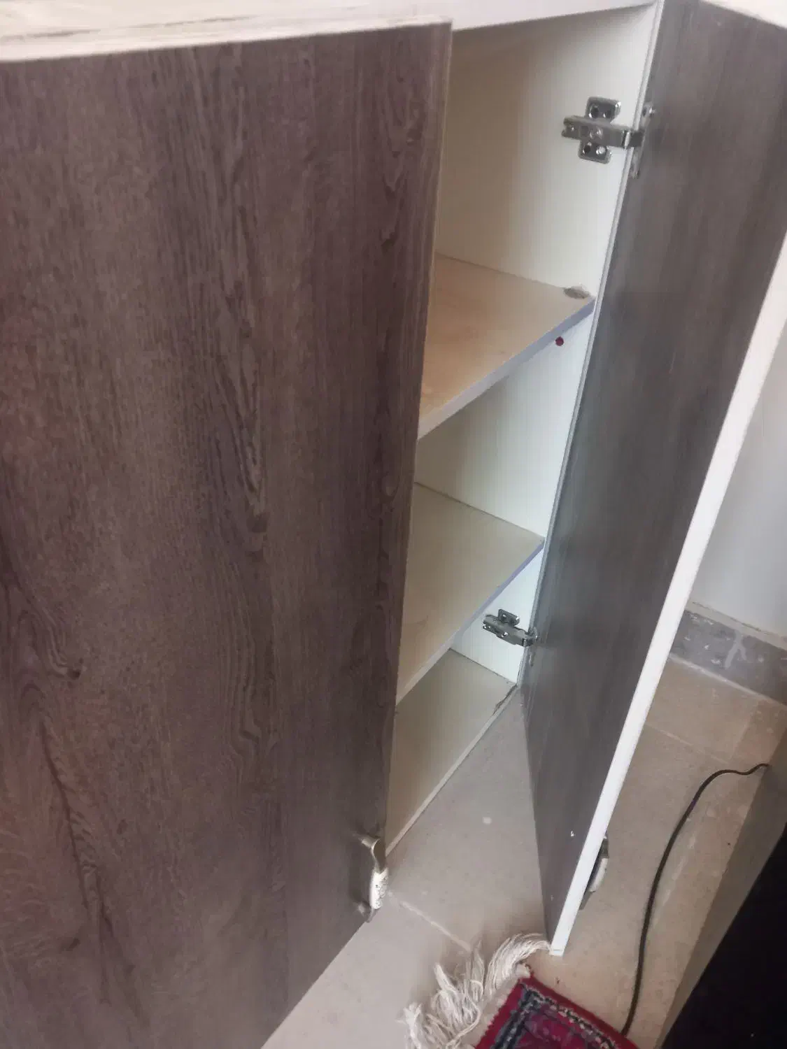 جاکفشی کمد  دراور|جاکفشی، کمد، دراور|پرند, فاز ۶|دیوار