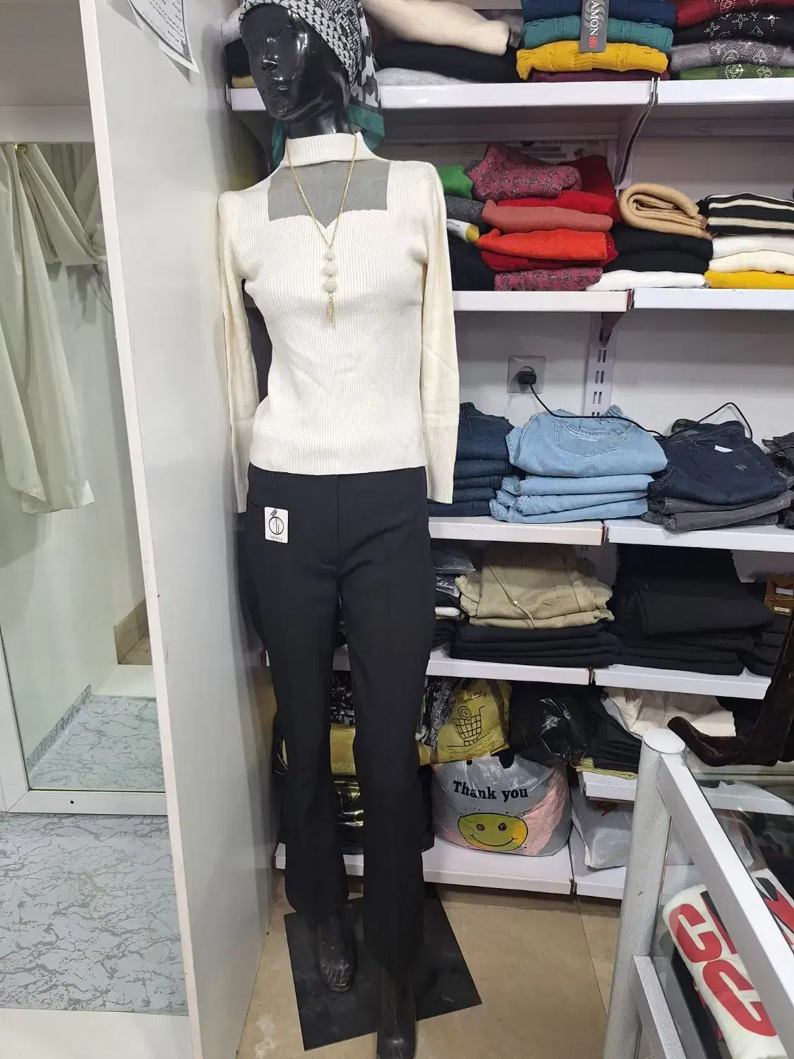 ویترین،مانکن|فروشگاه و مغازه|خمینی‌شهر, |دیوار