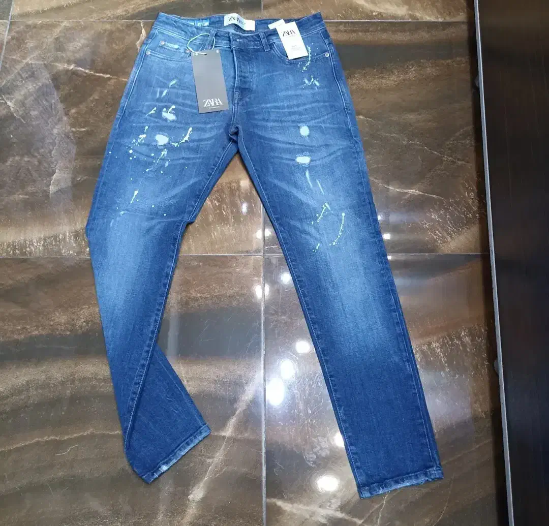 پوشاک|لباس|کرمانشاه, |دیوار