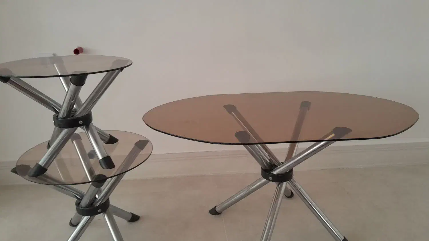 جلو مبلی ودو عدد عسلی|مبلمان خانگی و میز عسلی|میانه, |دیوار