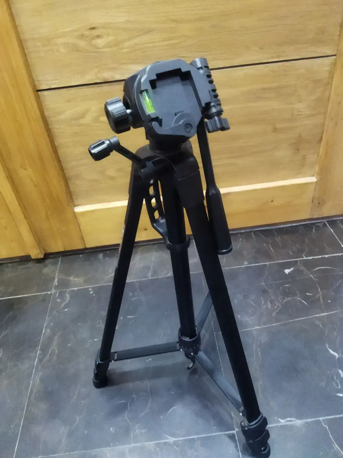 سه پایه دوربین و گوشی عکاسی|دوربین عکاسی و فیلمبرداری|تهران, فلسطین (میدان انقلاب)|دیوار