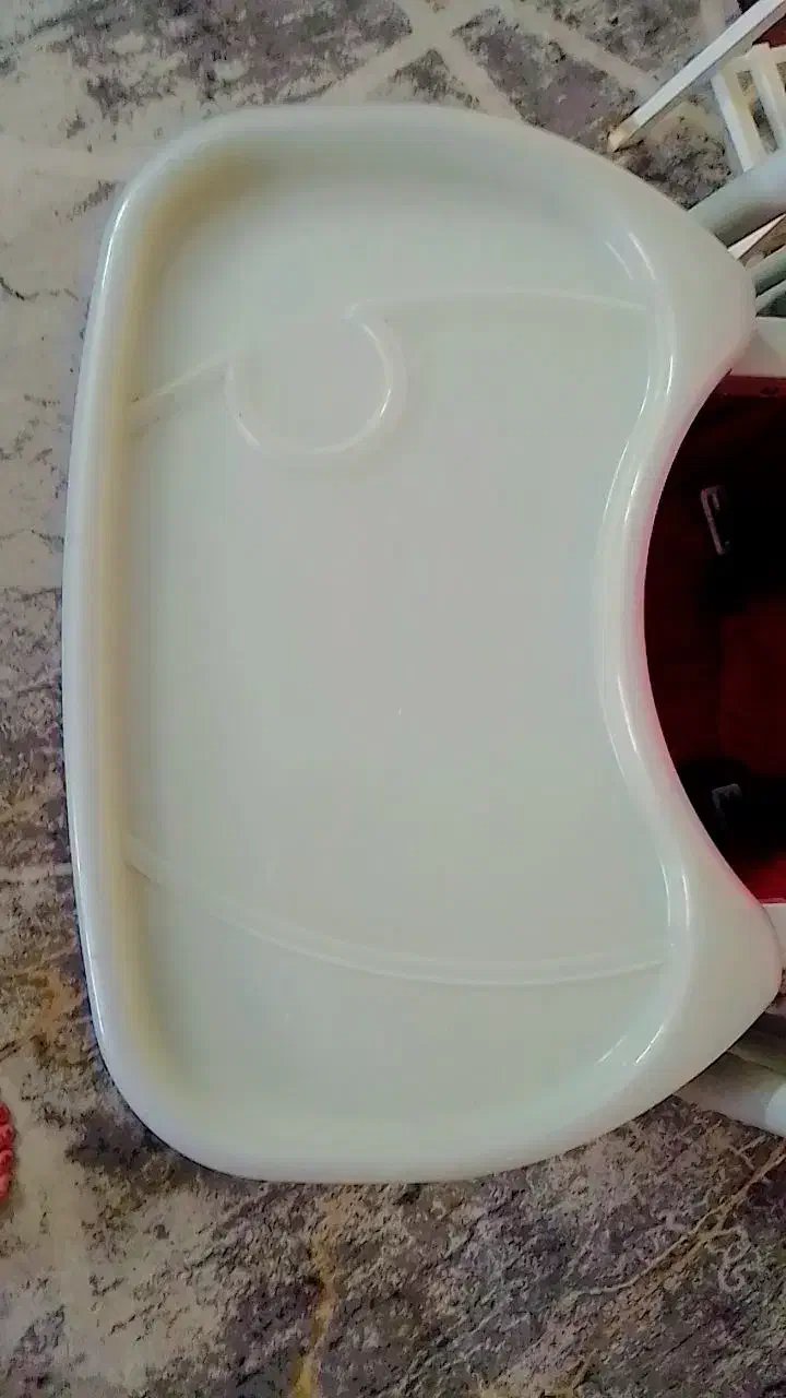 صندلی غذا در حد نو|تخت و صندلی بچه|هشتگرد, فاز ۲ مهستان|دیوار