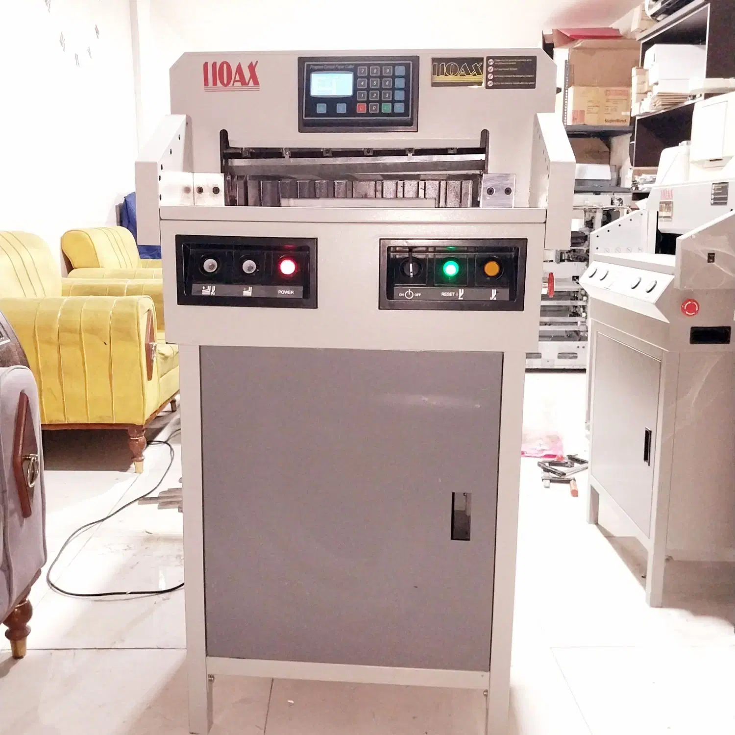 برش دهنده کتاب گیوتین برش برقی برش‌کاغذ‌کاتر|ماشین‌آلات صنعتی|گرمدره, |دیوار