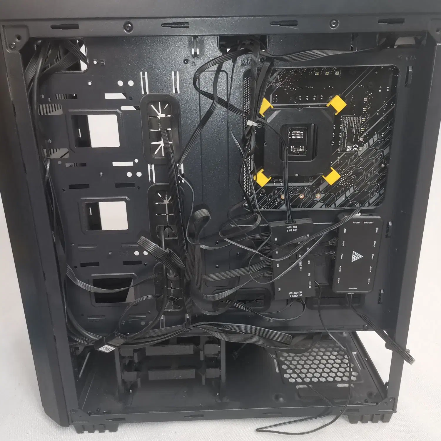 فروش کیس کامپیوتر گیمینگ|رایانه رومیزی|قوچان, |دیوار